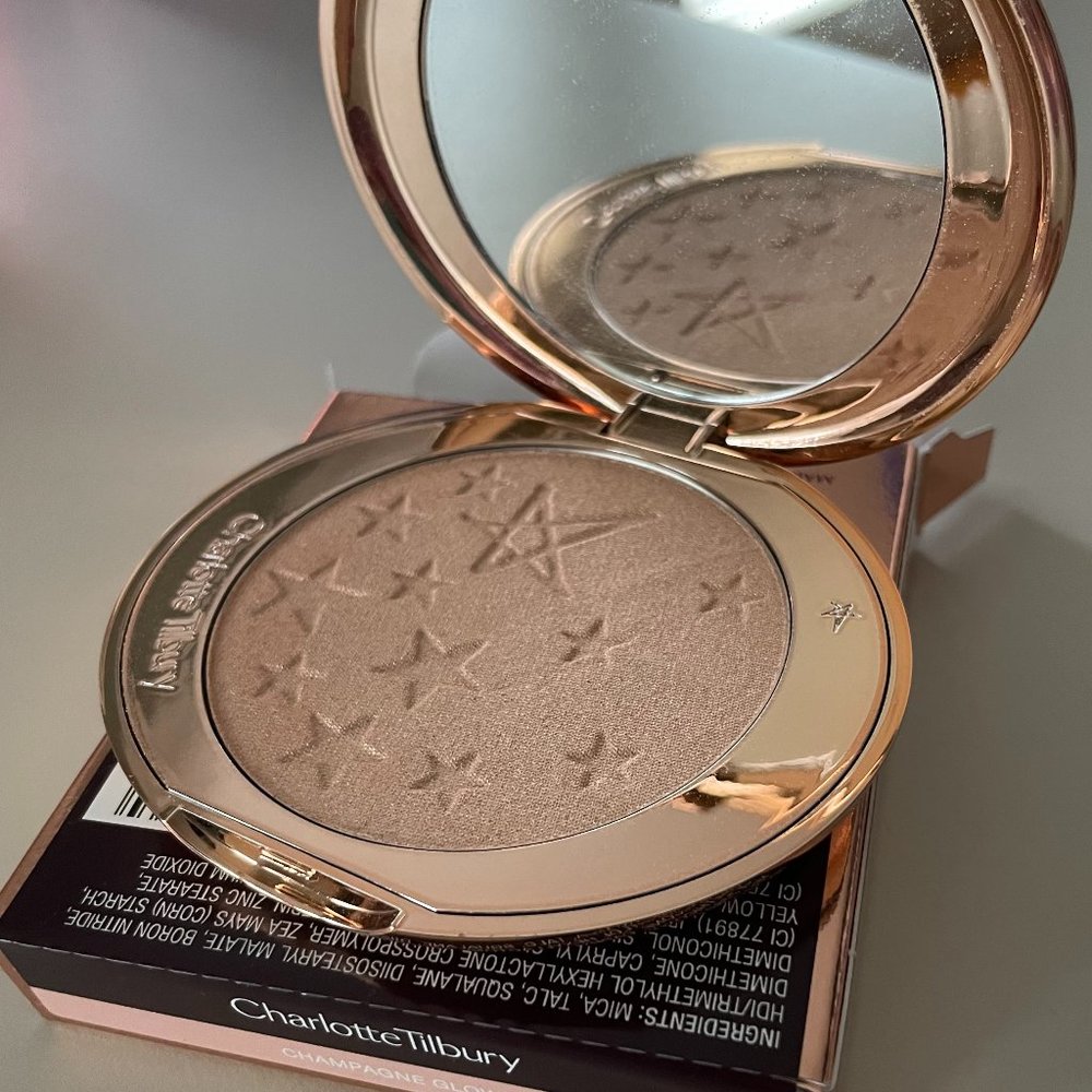 NWT Charlotte Tilbury Glow Glide Face Architect Highlighter - Champagne Glow